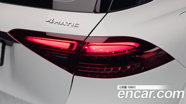 Mercedes-Benz GLE-Class 2024 — photo 9
