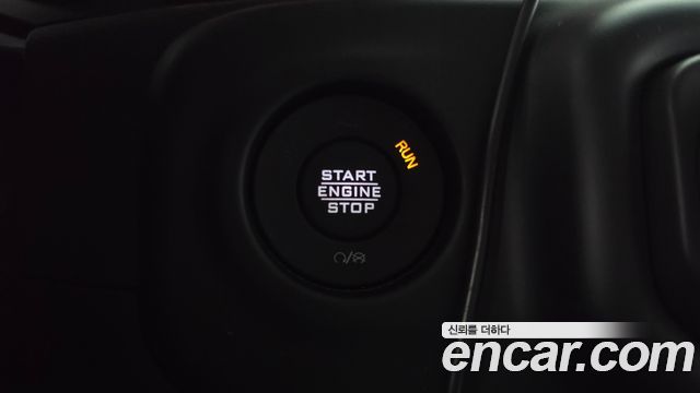 Jeep Wrangler 2022 — photo 24
