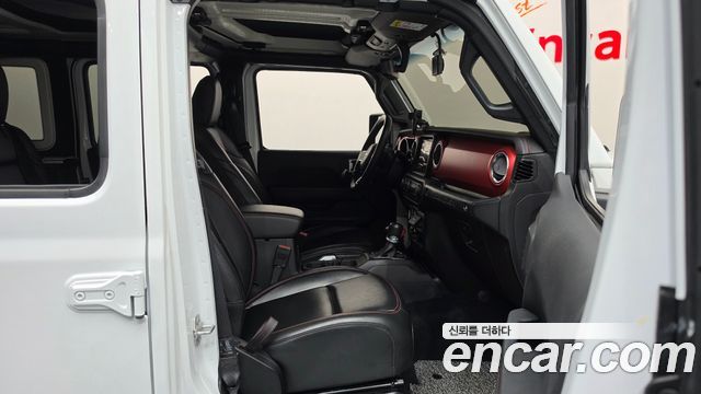 Jeep Wrangler 2022 — photo 16