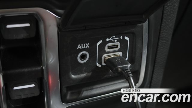 Jeep Wrangler 2022 — photo 28