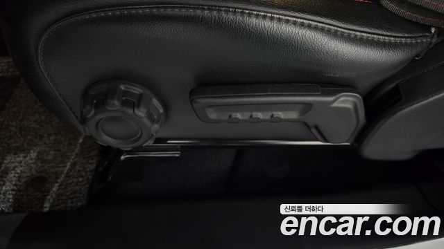 Jeep Wrangler 2022 — photo 31