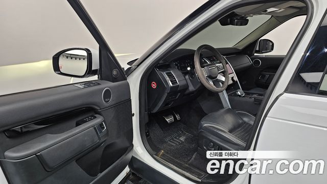 Land Rover Discovery 2022 — photo 10