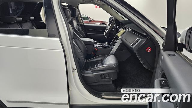 Land Rover Discovery 2022 — photo 11