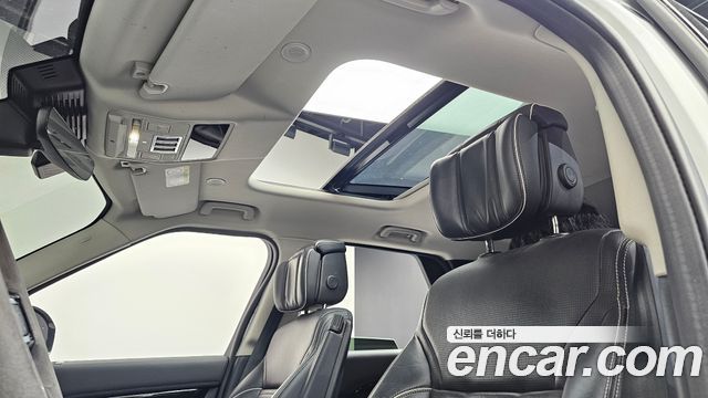 Land Rover Discovery 2022 — photo 19