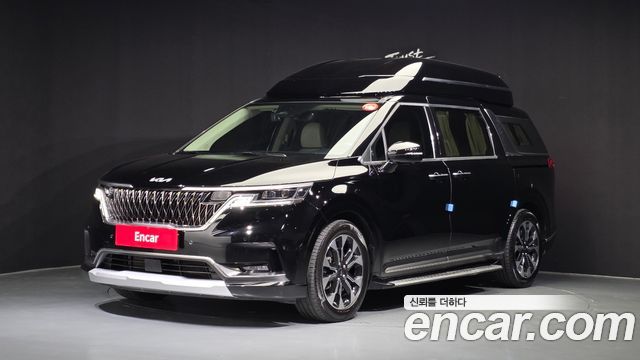 Kia Canival 2023 — photo 1