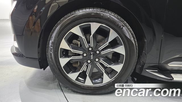 Kia Canival 2023 — photo 5