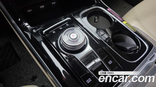 Kia Canival 2023 — photo 12