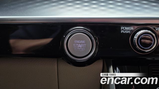 Kia Canival 2023 — photo 24