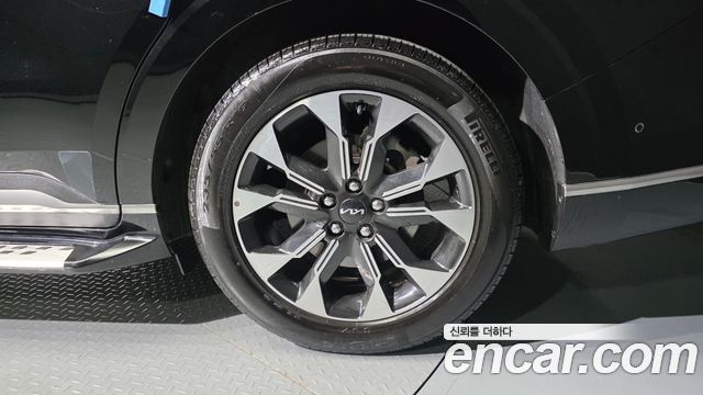 Kia Canival 2023 — photo 7
