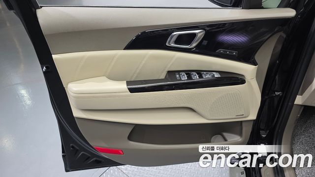 Kia Canival 2023 — photo 14