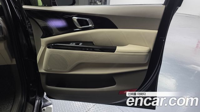 Kia Canival 2023 — photo 15