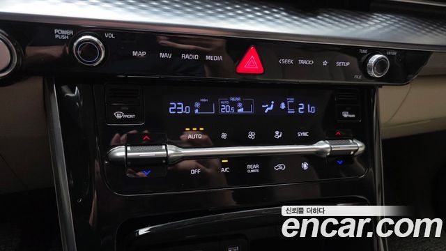 Kia Canival 2023 — photo 29