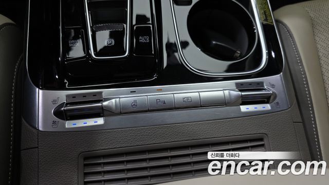 Kia Canival 2023 — photo 30