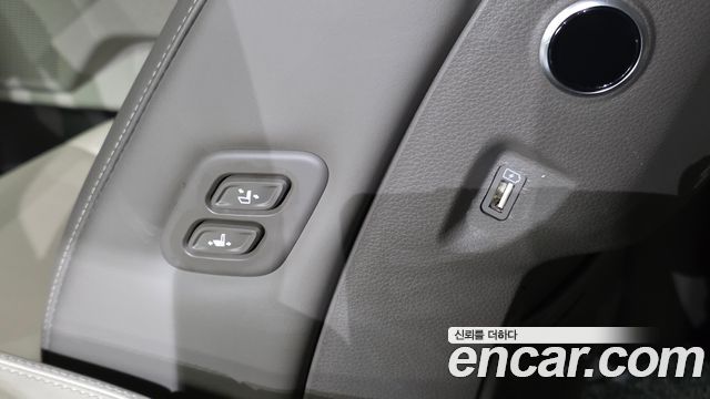 Kia Canival 2023 — photo 34