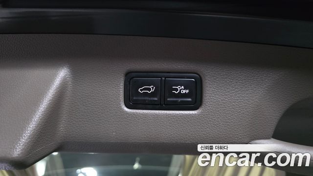 Kia Canival 2023 — photo 37