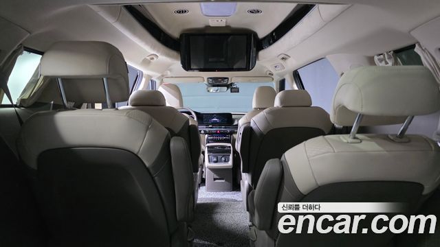 Kia Canival 2023 — photo 38