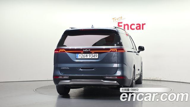 Kia Canival 2023 — photo 4
