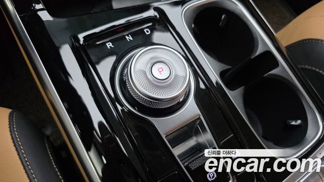 Kia Canival 2023 — photo 9