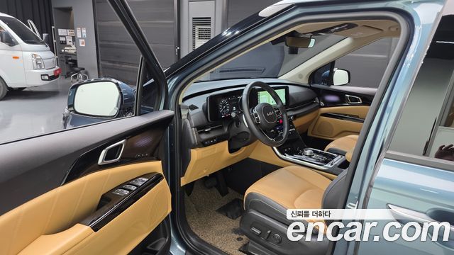 Kia Canival 2023 — photo 10