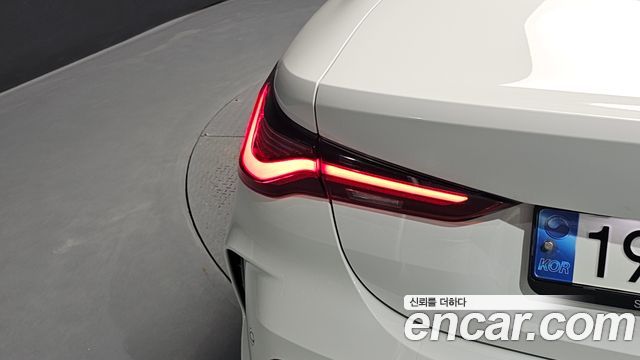 BMW 4-Series 2022 — photo 9