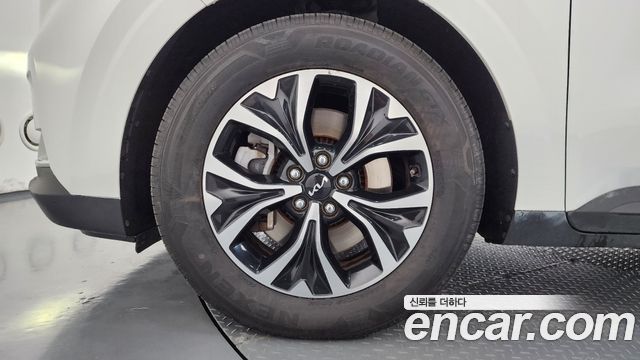 Kia Canival 2023 — photo 5