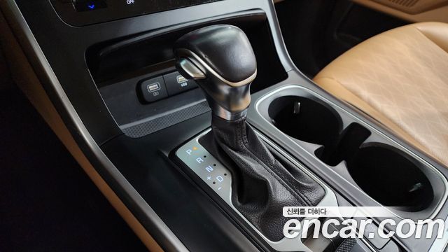 Kia Canival 2023 — photo 9