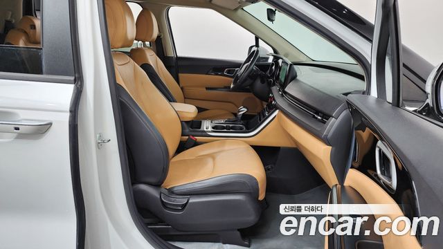 Kia Canival 2023 — photo 11