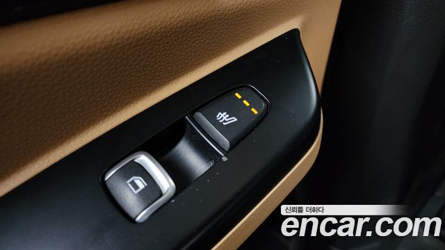Kia Canival 2023 — photo 18