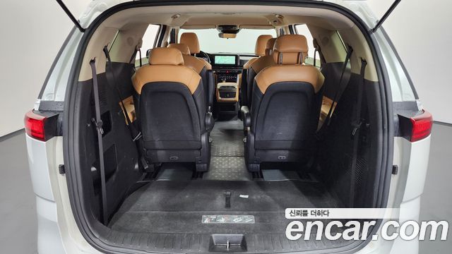 Kia Canival 2023 — photo 20