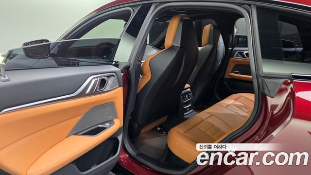 BMW i4 2023 — photo 16