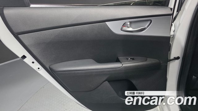 Kia K3 2022 — photo 15