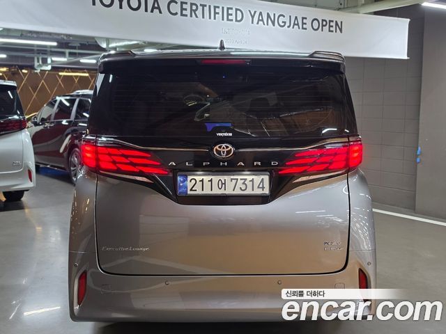 Toyota Alphard 2024 — photo 4