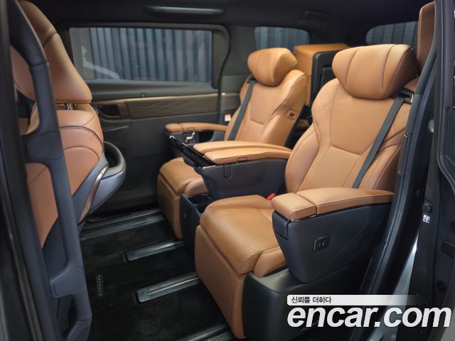 Toyota Alphard 2024 — photo 11