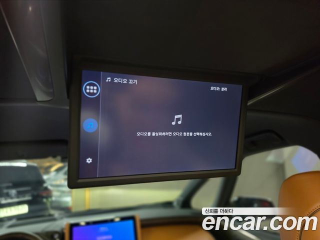 Toyota Alphard 2024 — photo 17