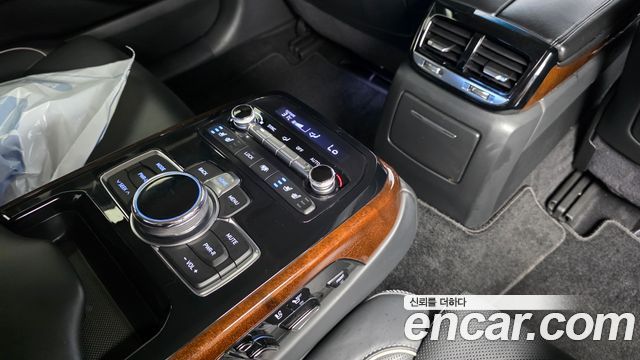 Genesis EQ900 2018 — photo 28