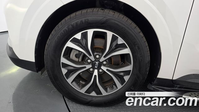 Kia Canival 2021 — photo 5