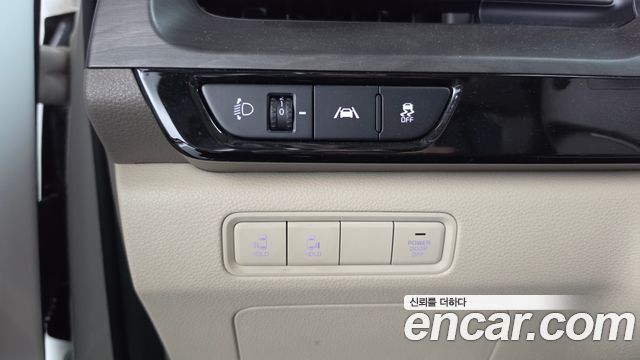Kia Canival 2021 — photo 26