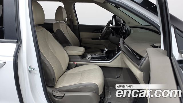 Kia Canival 2021 — photo 16