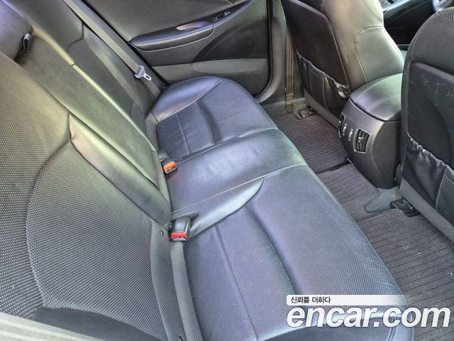 Hyundai Sonata 2012 — photo 11