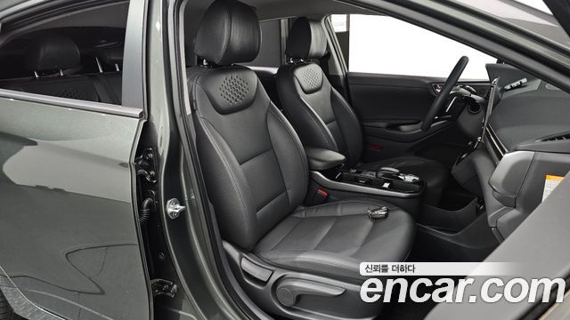 Hyundai Ioniq 2020 — photo 11