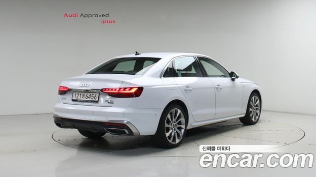 Audi A4 2023 — photo 2
