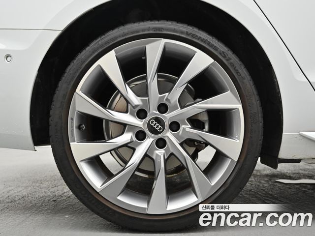 Audi A4 2023 — photo 5