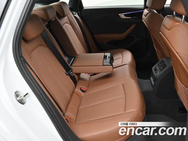 Audi A4 2023 — photo 12