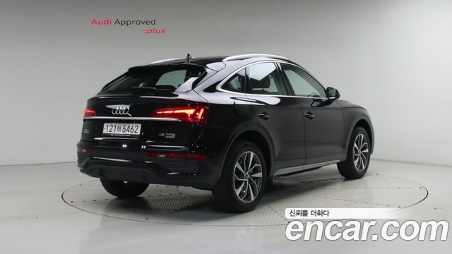 Audi Q5 2023 — photo 2