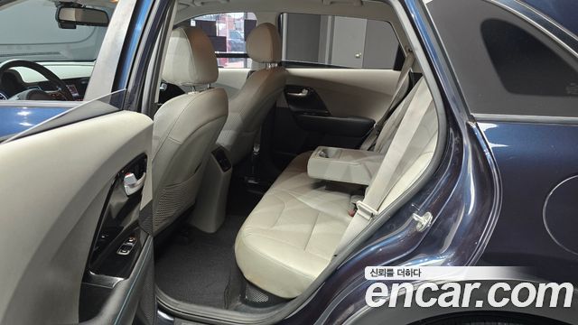 Kia Niro 2018 — photo 12