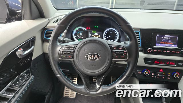 Kia Niro 2018 — photo 13