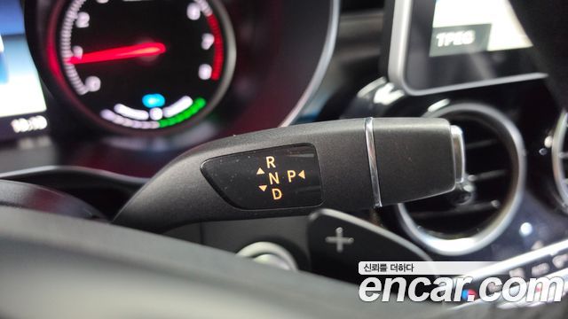 Mercedes-Benz GLC-Class 2019 — photo 9