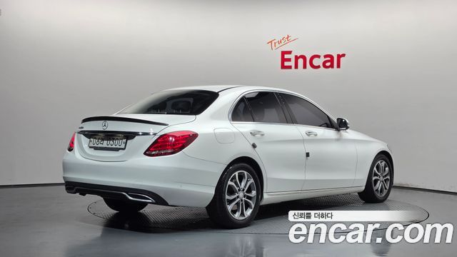 Mercedes-Benz C-Class 2017 — photo 2