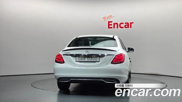 Mercedes-Benz C-Class 2017 — photo 4