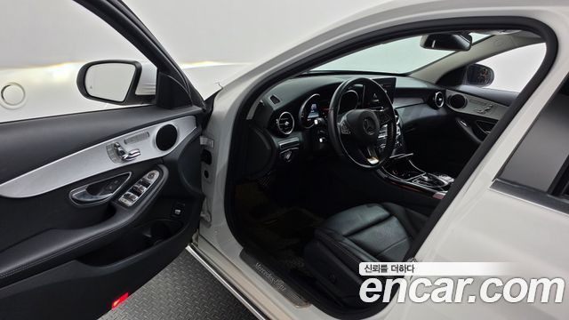 Mercedes-Benz C-Class 2017 — photo 10